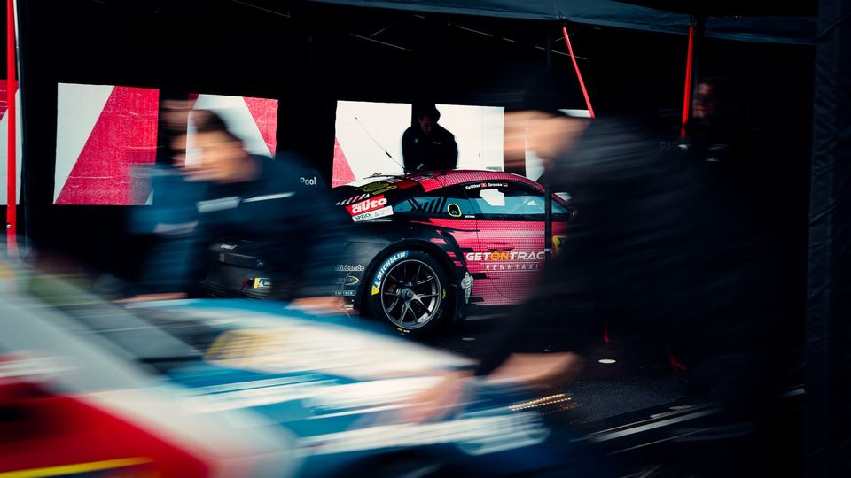 Rennwagen am Nürburgring